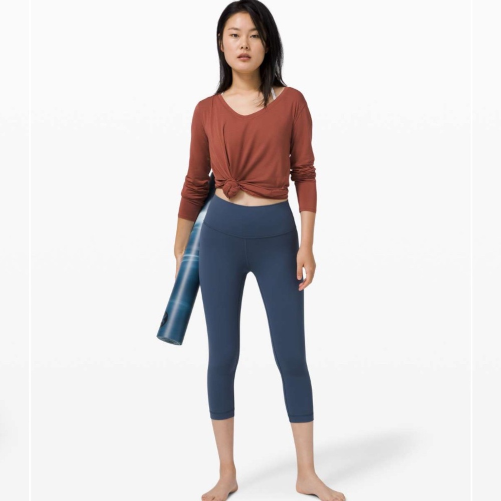 Lululemon Wunder Under Crop (High-Rise) *Full-On Luxtreme 21"
Iron Blue size 8